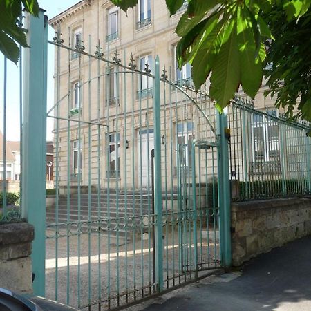 Studio Dans Charmante Batisse De Maitre Compiegnoise Compiègne Zewnętrze zdjęcie